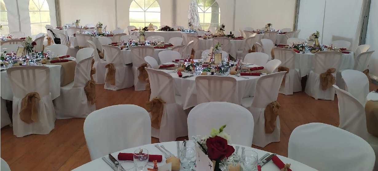 chaise-bistrot-houssee-coton-mariage-blanc-elegant