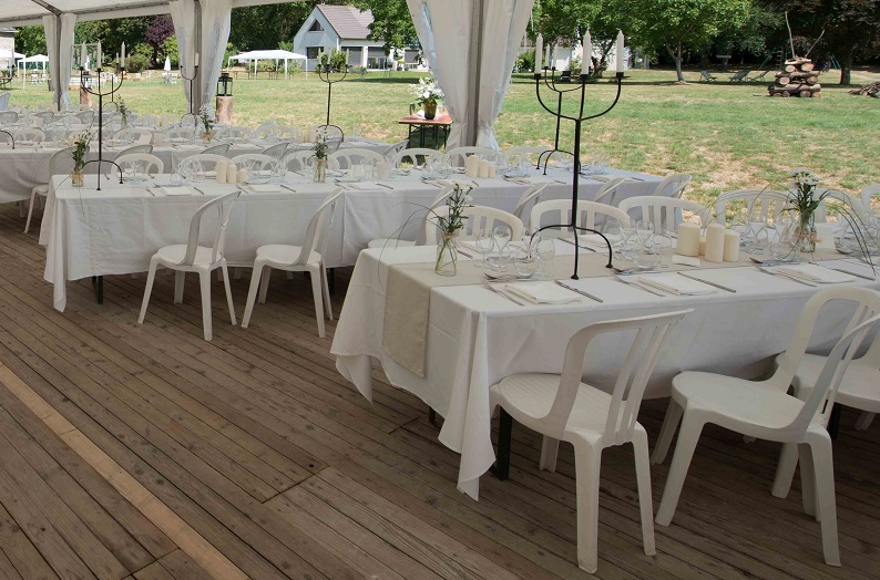chaise-bistrot-mariage-blanc-basic-elegance-confort