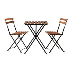 Ensemble-chaises-et-table-gueridon-a-lattes-bois-metal-SQUARE