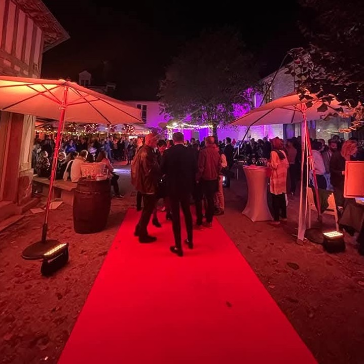parasols-nuit-spots-led-ambiance-lumineuse