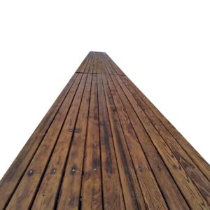 Table-vintage-bois-a-lattes-mariage-authentique-nature