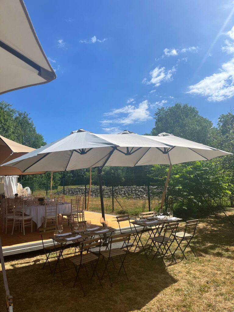 grand-parasol-trois-tetes-large-couverture
